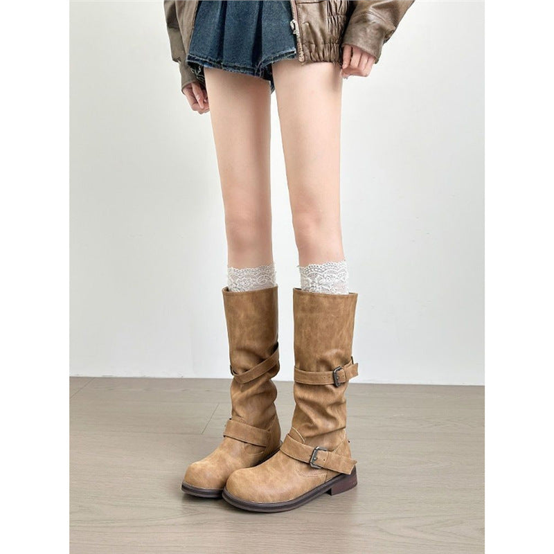 Damen wadenhohe Bikerstiefel mit gerafftem Schaft, verstellbaren Schnallen und robuster Profilsohle Shop Nory