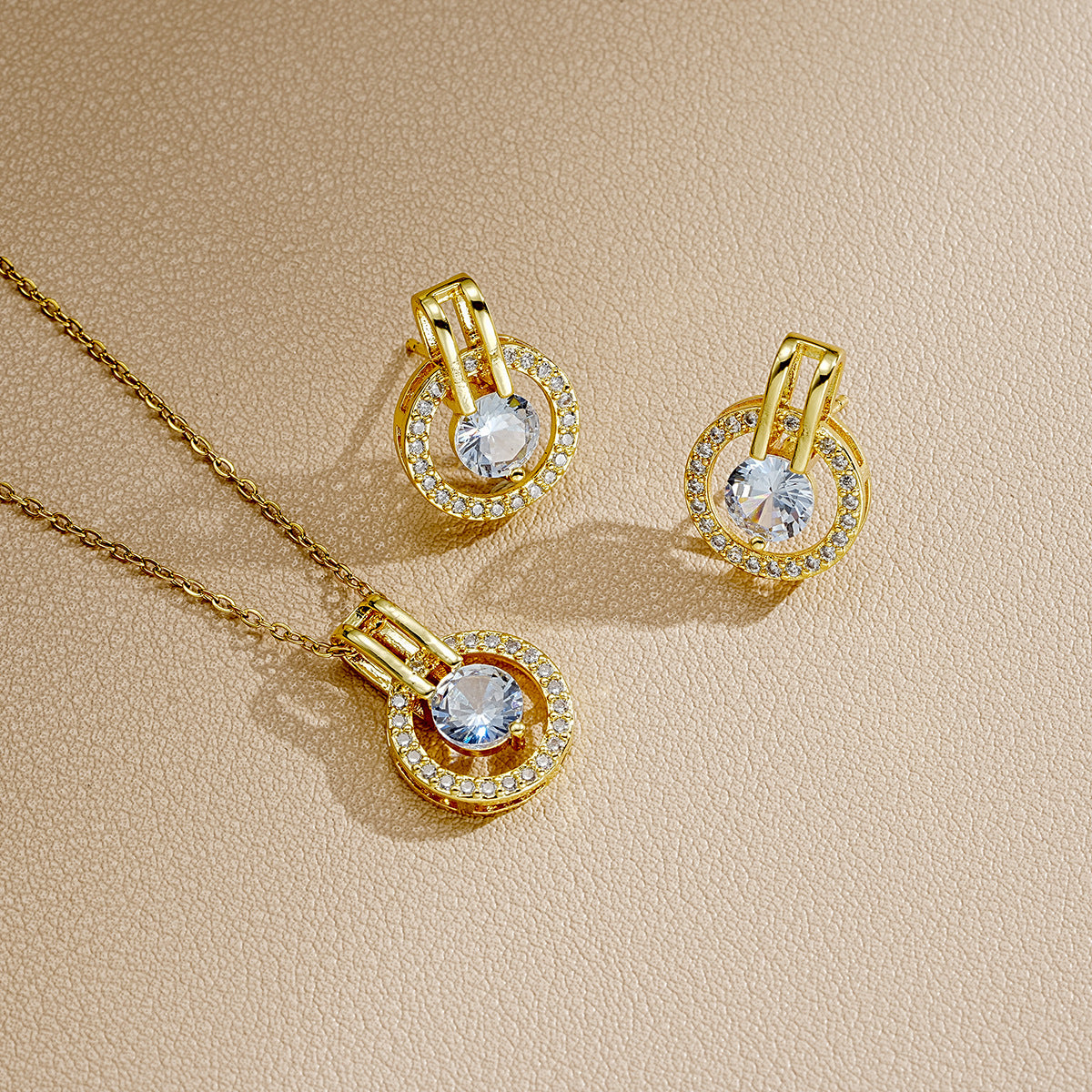 Damen Schmuckset mit glamourösem Anhängerset und elegantem Ohrstecker Shop Nory