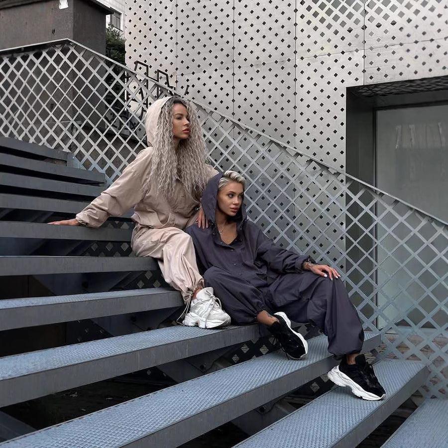 Damen leichte Windjacke im Oversized Schnitt mit Kordelzug und Druckknopfdetails Shopnory