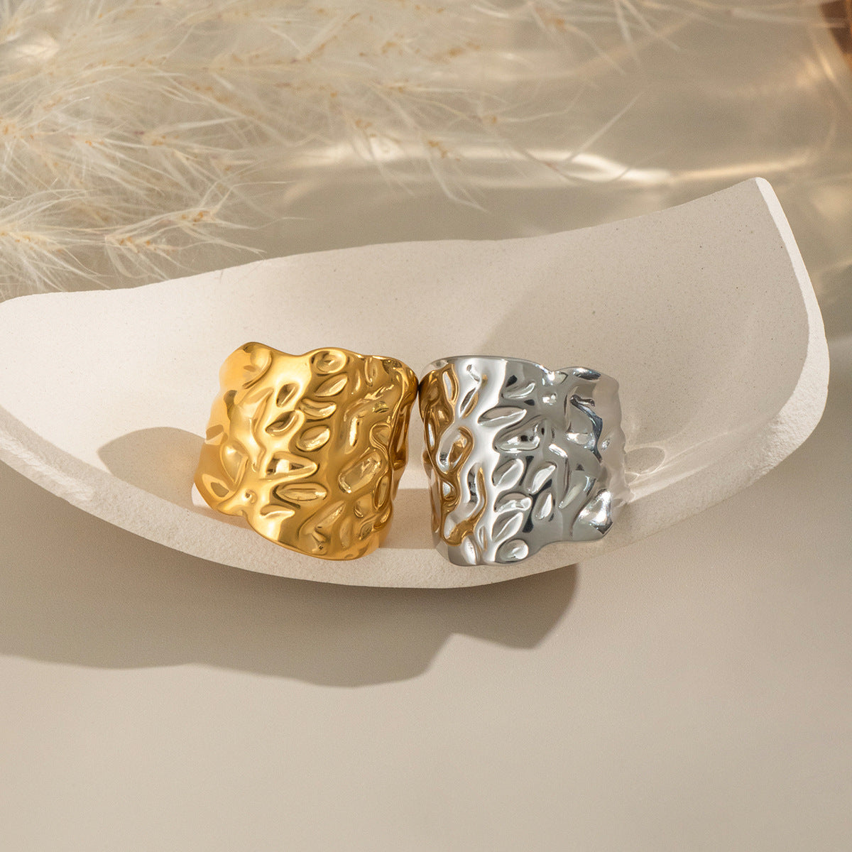 Unisex-Ring mit modernem Wellenmuster aus Edelstahl Shop Nory