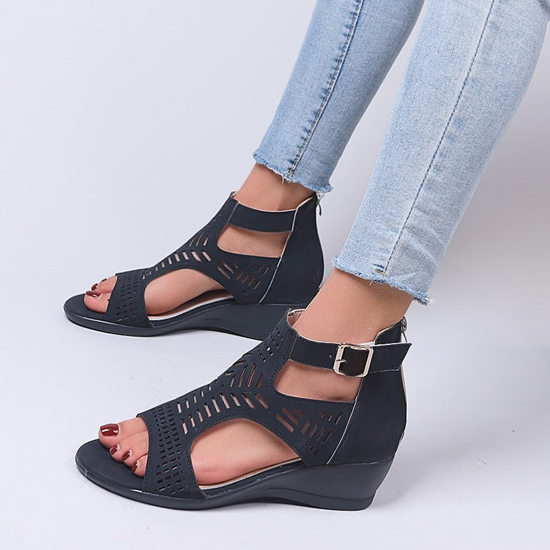 Damen Keil-Sandalen mit modischem Lochdesign und verstellbarem Riemen