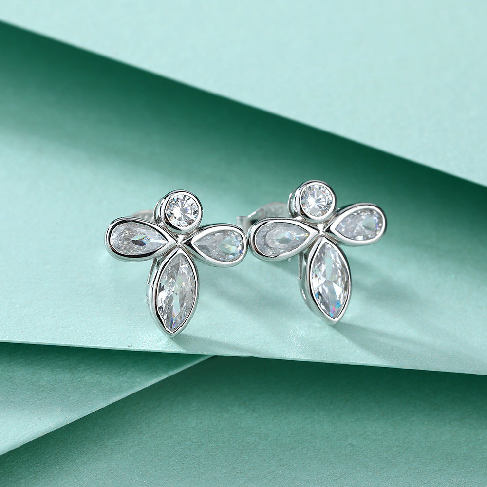 Damen Ohrringe im floralen Kreuzdesign mit funkelndem Zirkonia Shop Nory