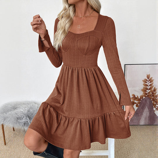 Damen Rippstrick-Midikleid mit Korsagen-Nähten, quadratischem Ausschnitt und Stufenrock Shop Nory