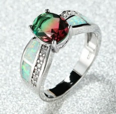 Damen Ring mit kunstvollem Opalanhänger und funkelnden Zirkonia-Details Shop Nory