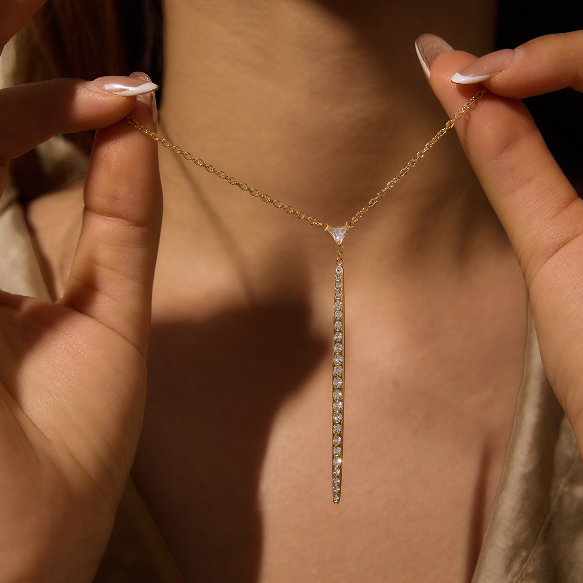 Damen Halskette mit funkelnden Zirkonia-Steinen und hypoallergener Edelstahlverarbeitung Shop Nory
