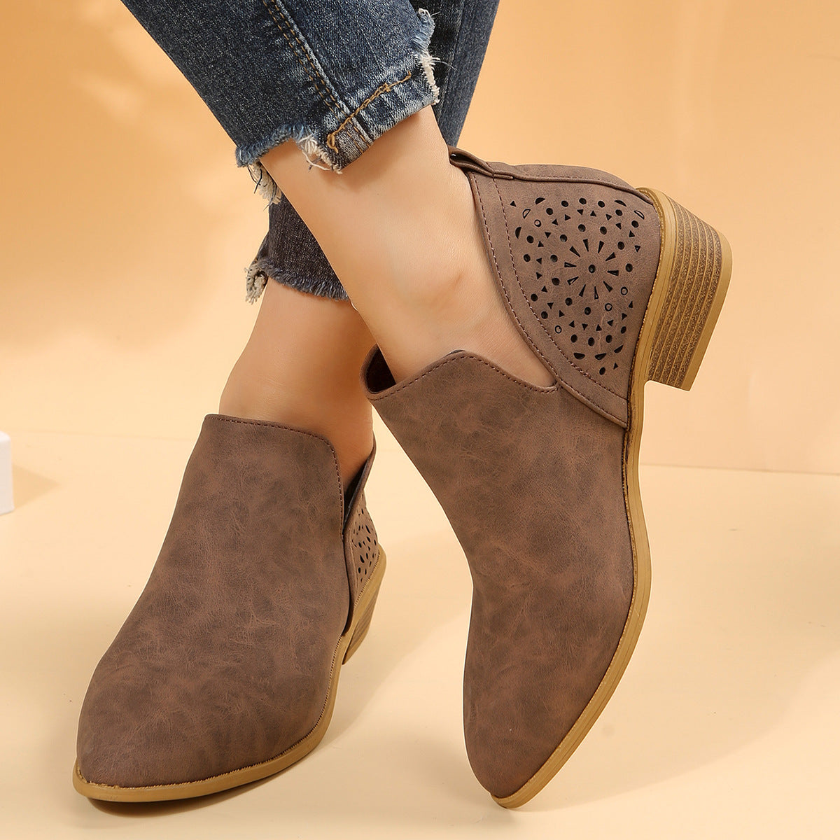 Damen Elegante Ankle Boots mit luftiger Lochmuster-Optik