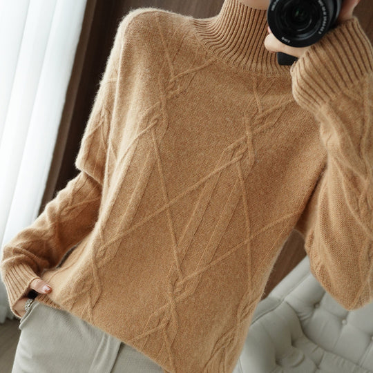 Damen Weicher Mohair‑Look Pullover mit hohem Rippkragen, Zopfmotiv und kastiger Oversize‑Passform Shop Nory