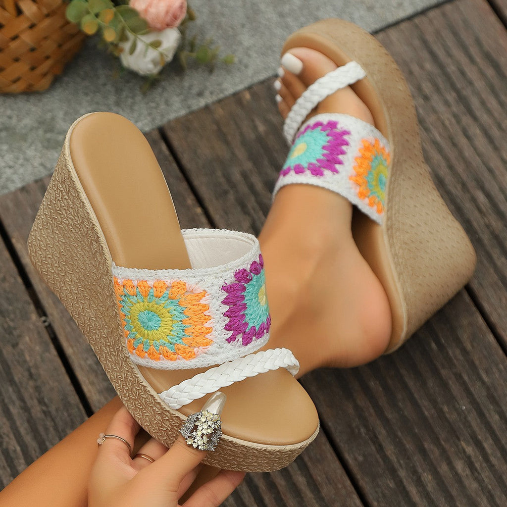 Damen Hochwertige Plateau-Sandalen mit buntem Stickdesign und komfortablem Fußbett