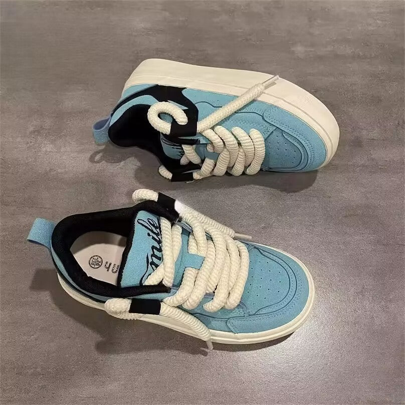 Damen Sneakers mit innovativem Schnürdesign und bequemer Dämpfung