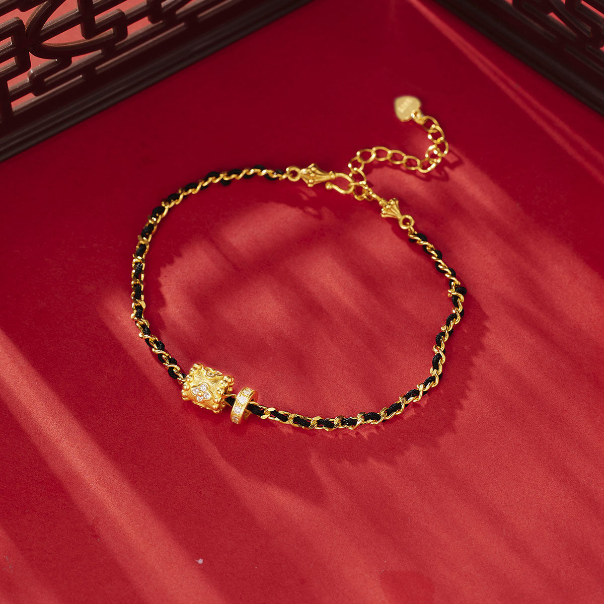 Damen Armband mit kunstvollem Kettenmuster und elegantem Verschluss Shop Nory