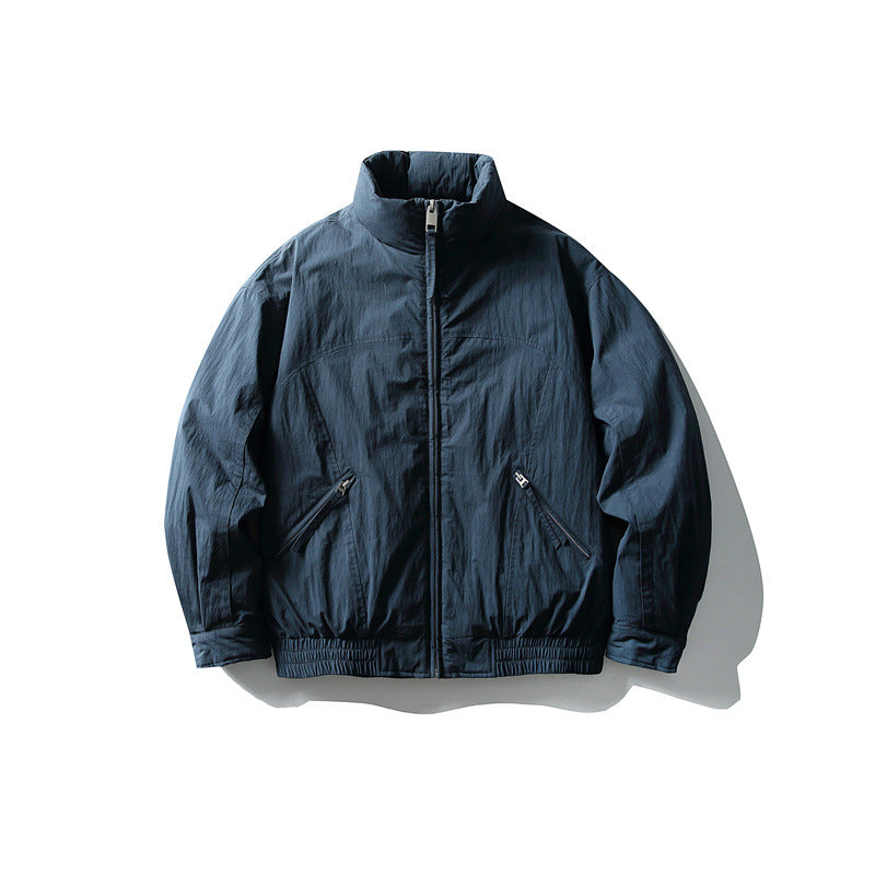 Herren Minimalistische Boxy Windbreaker-Jacke mit hohem Stehkragen und schrägen Reißverschlusstaschen Shop Nory