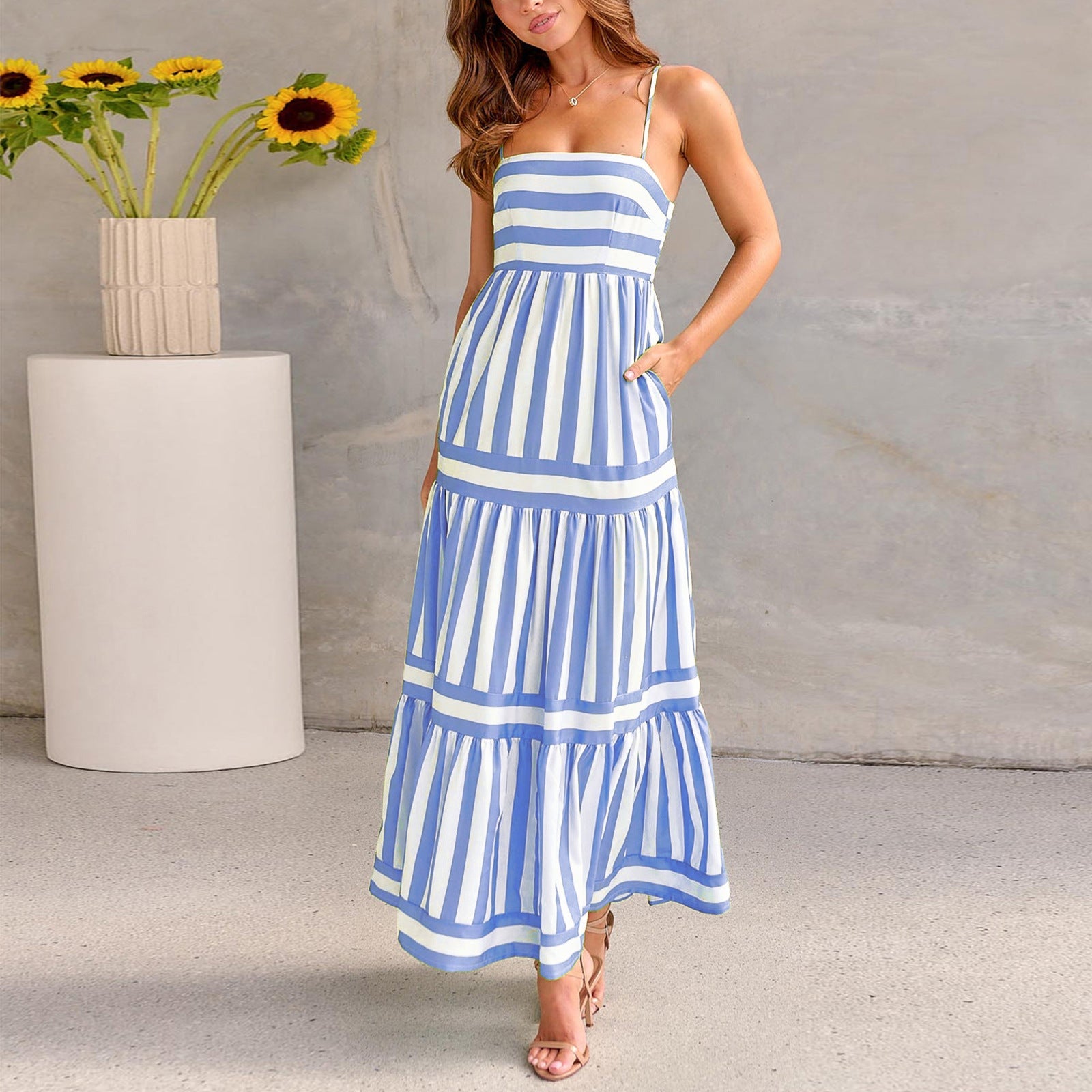 Damen Maxikleid mit Streifenmuster und fließendem Rock