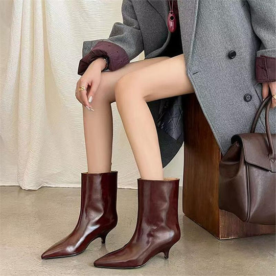 Damen kniehohe Stiefel mit spitzer Zehenkappe und skulpturiertem Kittenabsatz Shop Nory