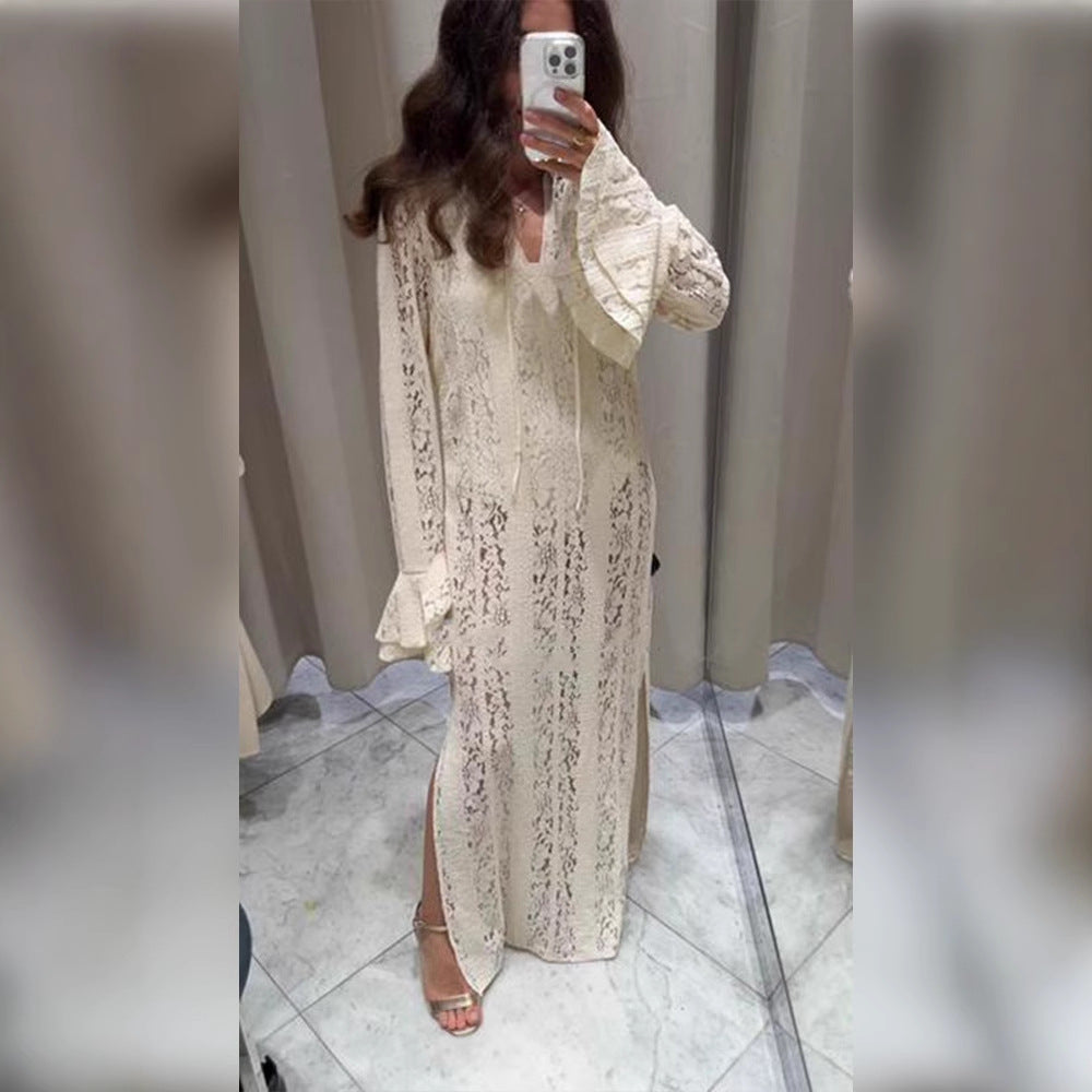 Damen Spitzen-Maxikleid mit V-Ausschnitt, Glockenärmeln und seitlichem Schlitz Shop Nory