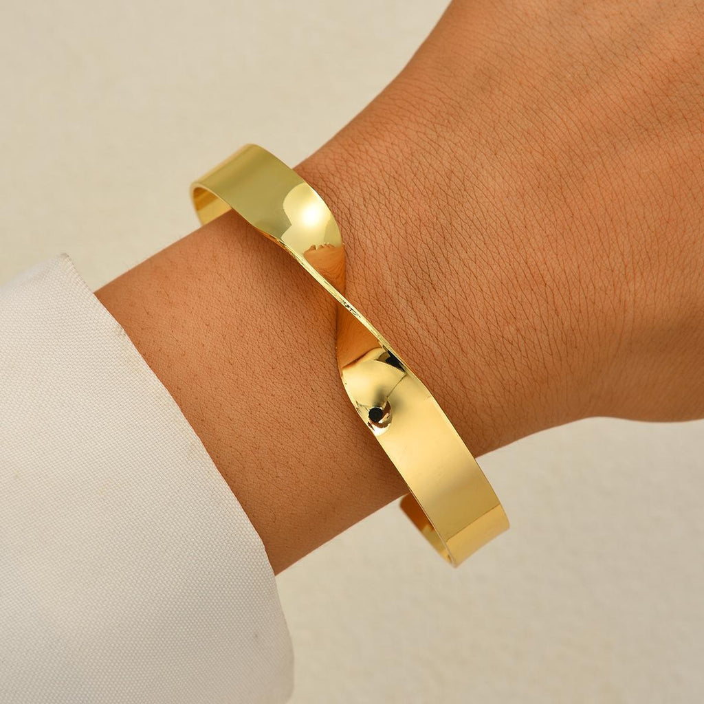 Damen Armreif mit modernem geschwungenem Design Shop Nory