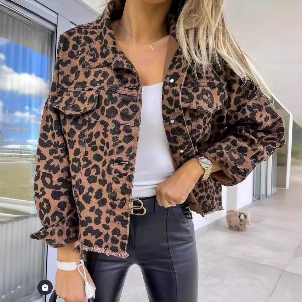 Damen Jeansjacke im angesagten Leo-Print mit lässigem Schnitt