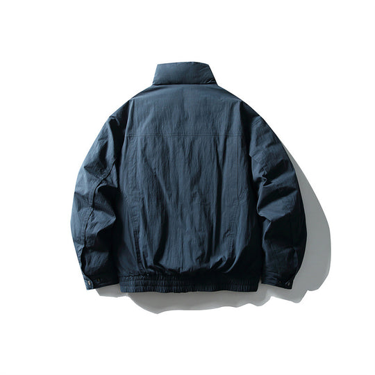 Herren Minimalistische Boxy Windbreaker-Jacke mit hohem Stehkragen und schrägen Reißverschlusstaschen Shop Nory