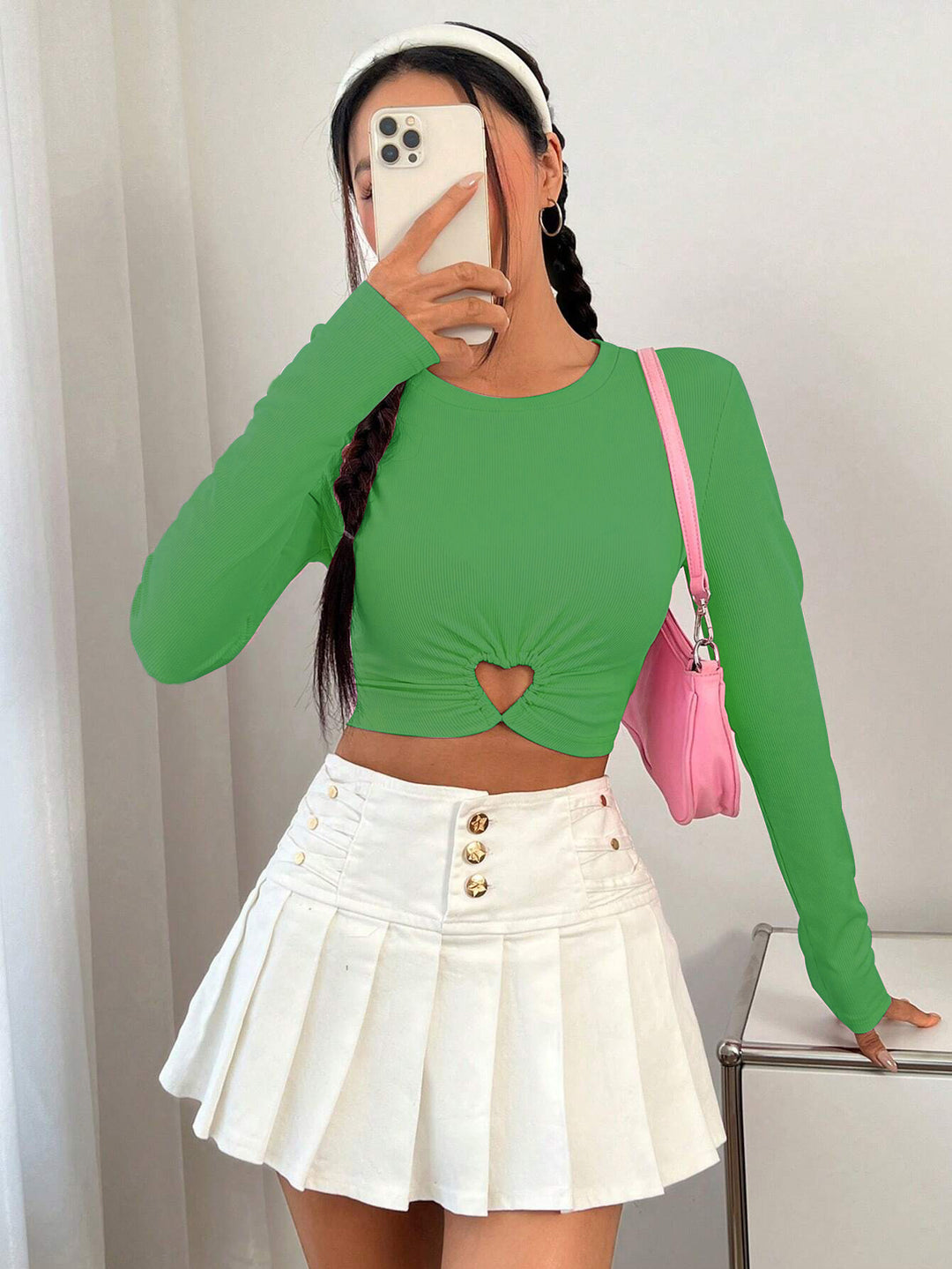 Damen gerafftes Crop-Top mit Herz-Cutout, langärmlig und feiner Rippstruktur Shop Nory