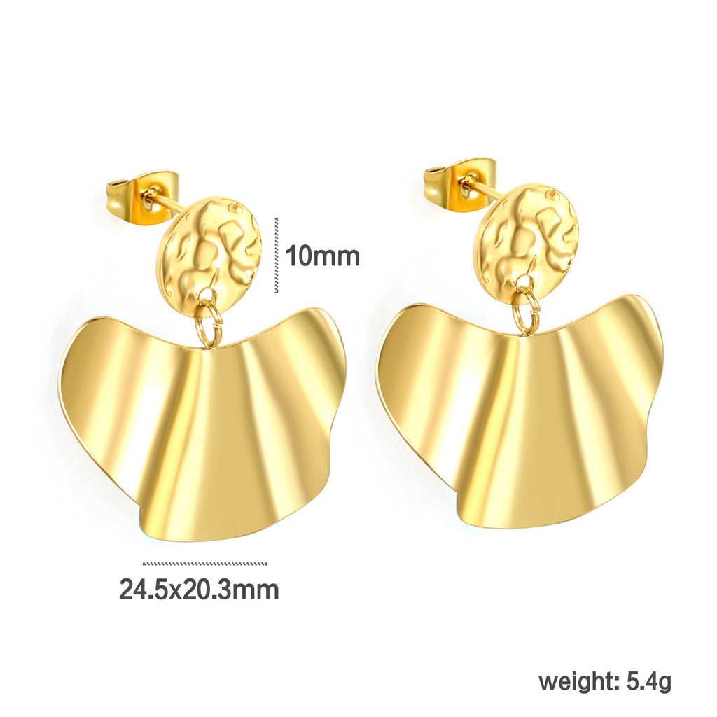 Damen Ohrstecker mit funkelnden Kristallakzenten und geschwungenem Design Shop Nory