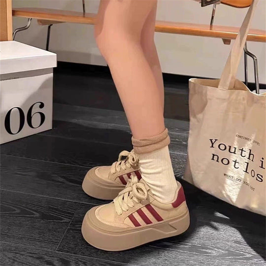 Damen Plattform-Sneaker mit strapazierfähigem Obermaterial und extrahoher Sohle