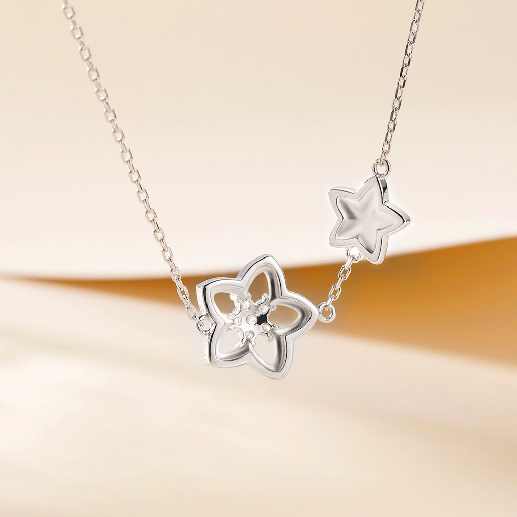 Damen Halskette mit floralen Anhängern und funkelnden Zirkonia Shop Nory