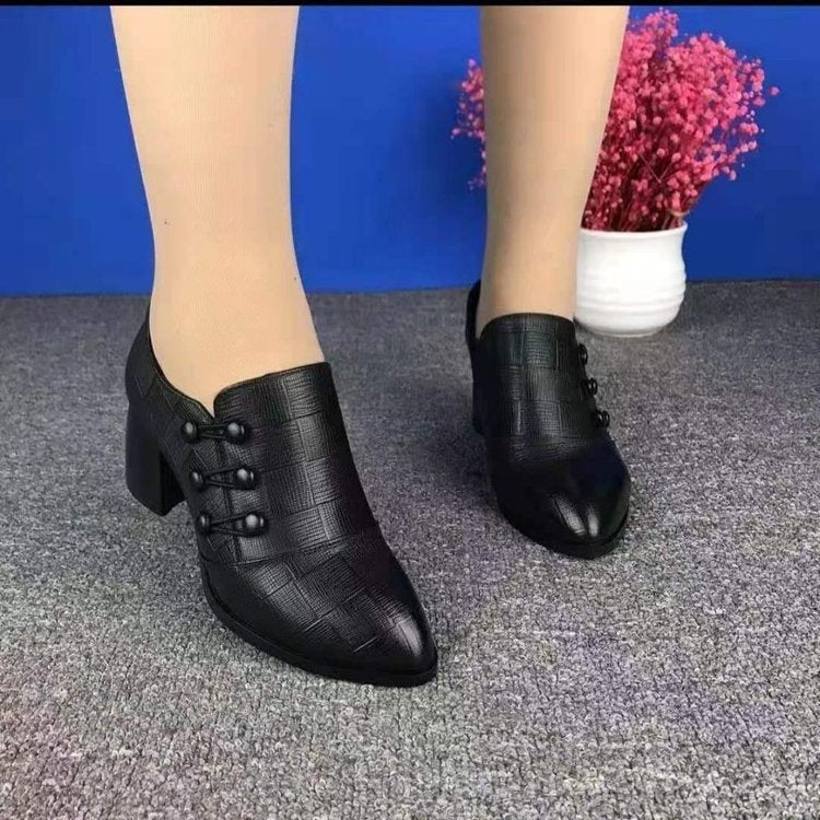 Damen Elegante Spitze Slipper‑Pumps mit niedrigem Blockabsatz und strukturierter Lederoptik Shop Nory