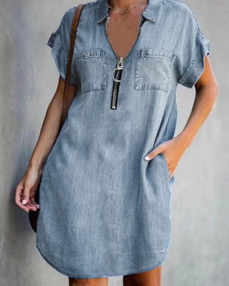 Damen Jeanshemdkleid mit praktischen Taschen und modernem Reißverschluss