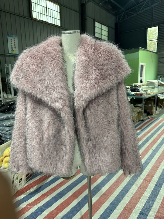 Damen Kurzbolero im Boxy-Cut aus veganem Shaggy-Kunstpelz mit XXL-Schalkragen Shop Nory