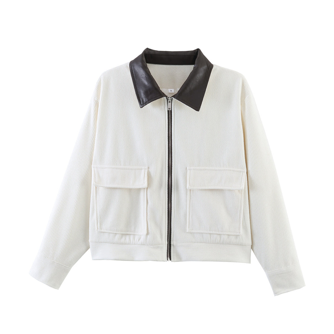 Damen Gerippte Kurzjacke mit Reißverschluss, aufgesetzten Klappentaschen und Kontrastkragen aus Kunstleder Shop Nory