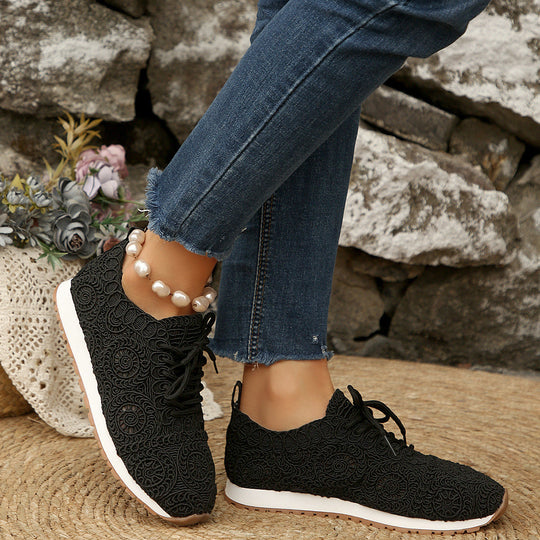 Damen Sneakers mit filigranem Häkeldesign und bequemem Fußbett