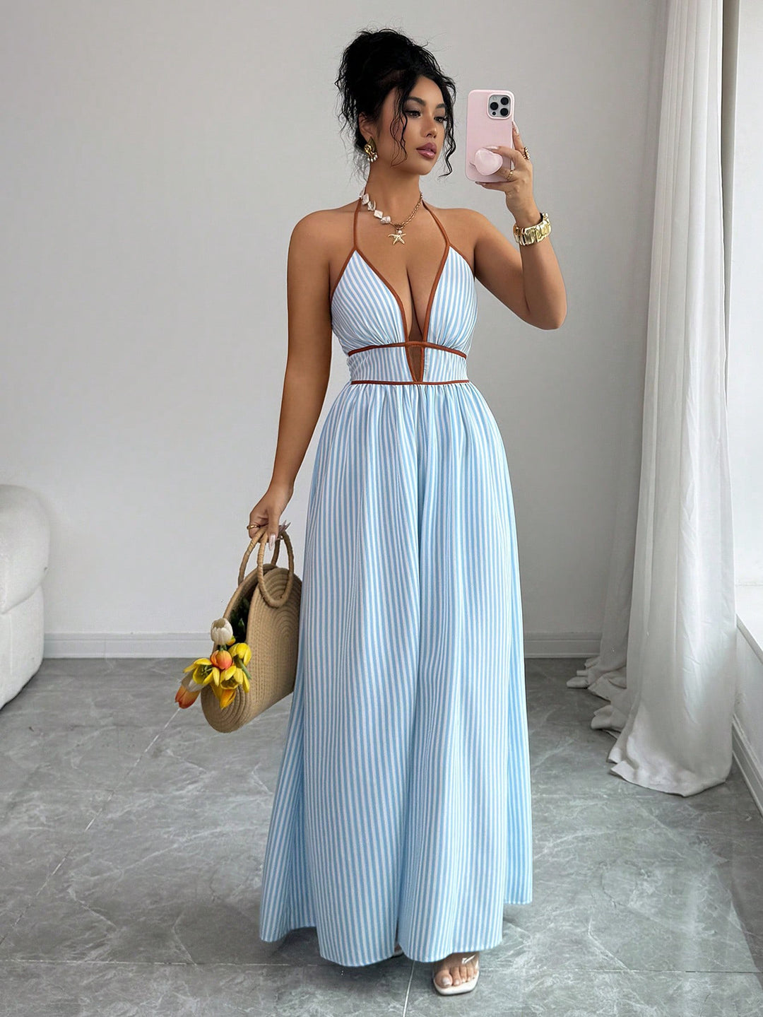 Damen Gestreiftes Neckholder-Maxikleid mit tiefem V-Ausschnitt und Taillen-Cut-Out Shop Nory