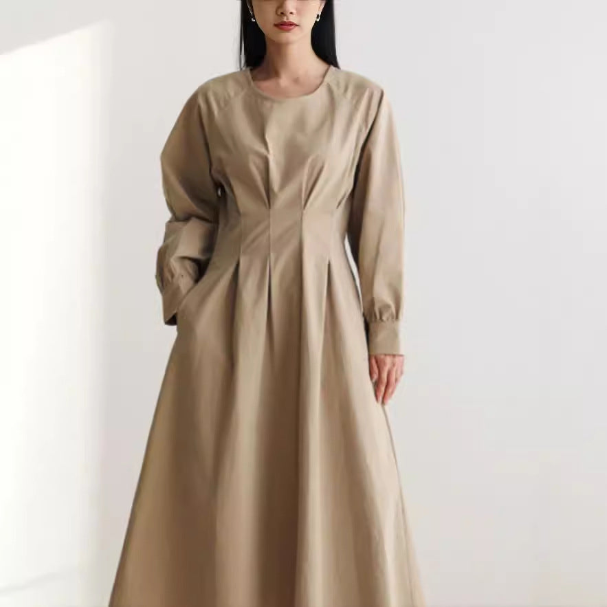 Damen Maxikleid mit Taillenabnähern, Rundhalsausschnitt und voluminösen Manschetten Shop Nory