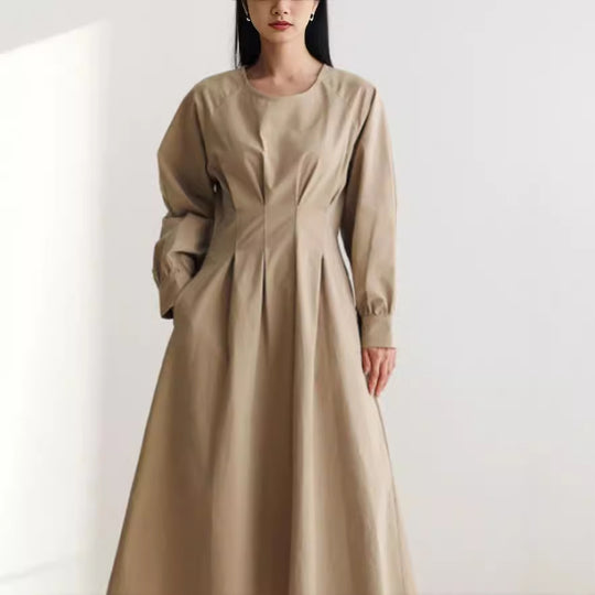 Damen Maxikleid mit Taillenabnähern, Rundhalsausschnitt und voluminösen Manschetten Shop Nory