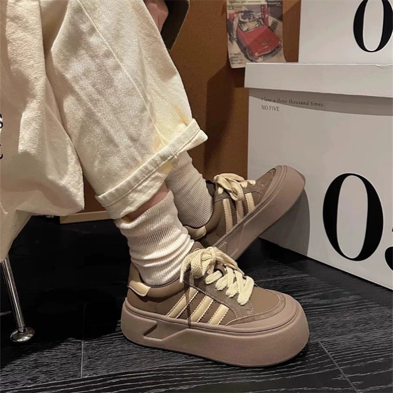 Damen Plattform-Sneaker mit strapazierfähigem Obermaterial und extrahoher Sohle