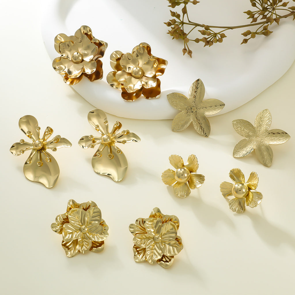 Damen Ohrstecker im luxuriösen floralen Design mit Kunstperlen Shop Nory