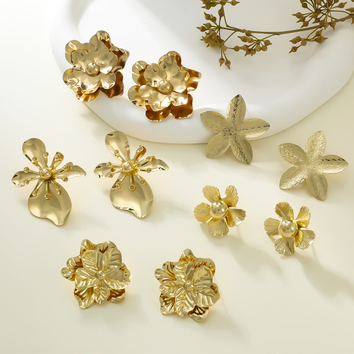Damen Ohrstecker im luxuriösen floralen Design mit Kunstperlen Shop Nory