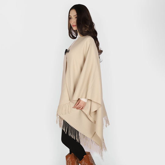 Damen Leichter Wasserfall‑Poncho mit Knebelverschluss, asymmetrischem Saum und Fransenkante Shop Nory