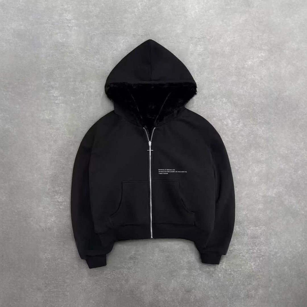 Unisex Kapuzen-Sweatjacke mit Kunstfellfutter, verkürztem Schnitt und Kreuz-Reißverschluss Shop Nory