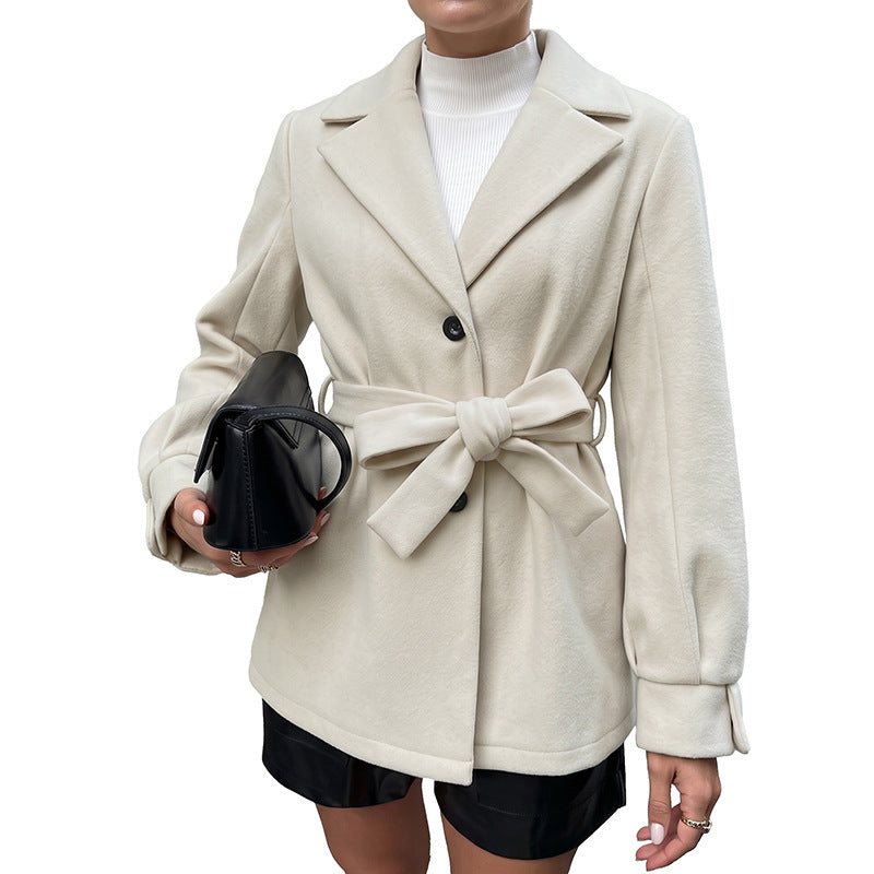 Damen Kurzjacke mit Taillenbindegürtel, Reverskragen und Knopfleiste Shop Nory