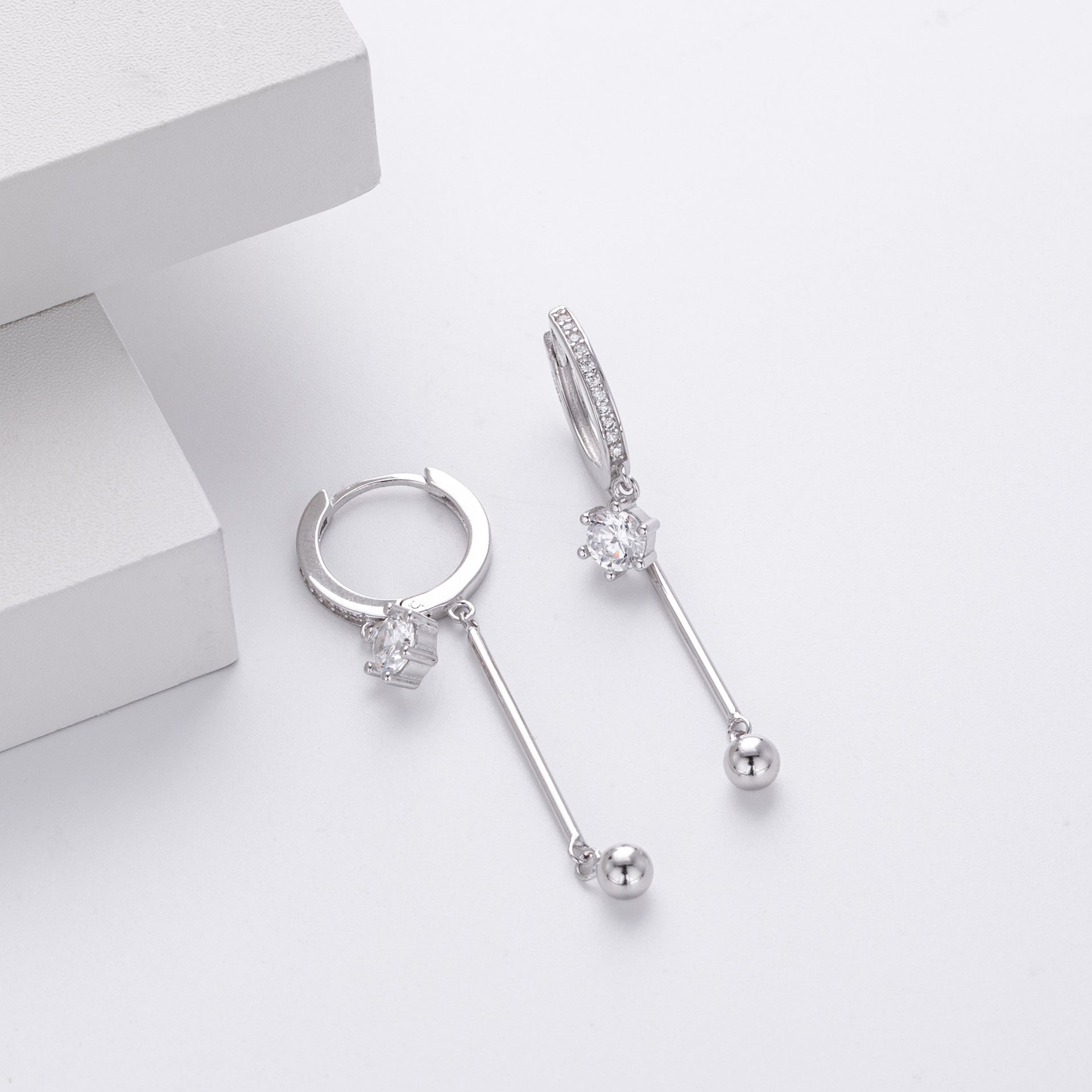 Damen Ohrhänger mit funkelndem Zirkon und elegantem Design Shop Nory