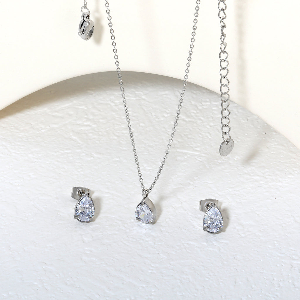 Damen Schmuckset mit funkelnden Zirkonia-Elementen und elegantem Ohrstecker Shop Nory