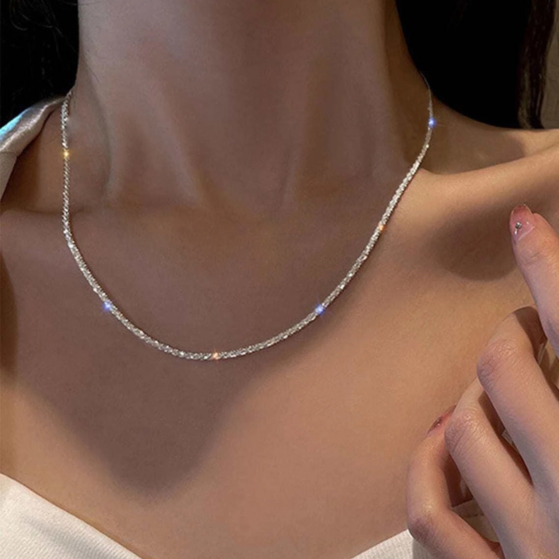 Damen Halskette aus funkelnden Zirkonia mit eleganten Akzenten Shop Nory