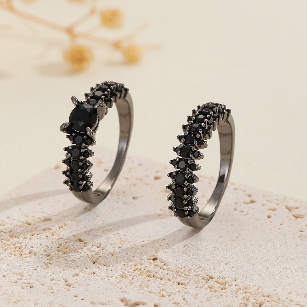 Damen eleganter Ring mit funkelnden Zirkonia Shop Nory