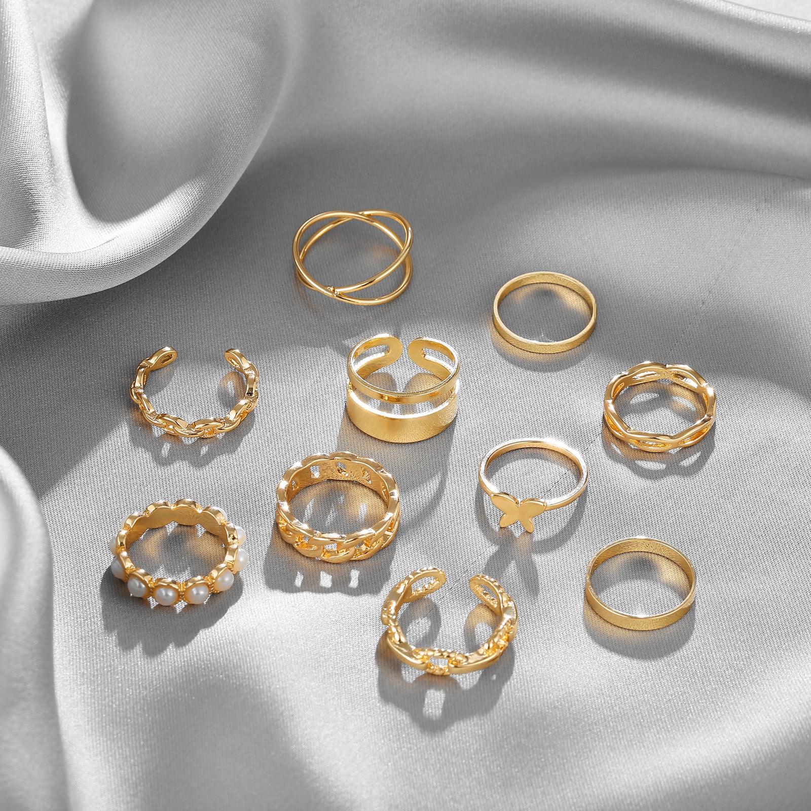 Damen Ring-Set mit elegantem Goldakzent und vielseitigen Designs Shop Nory