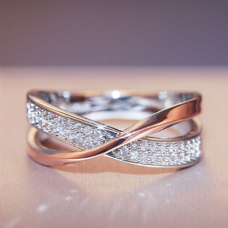 Damen eleganter Ring mit Kreuzdesign und funkelnden Zirkoniasteinen Shop Nory