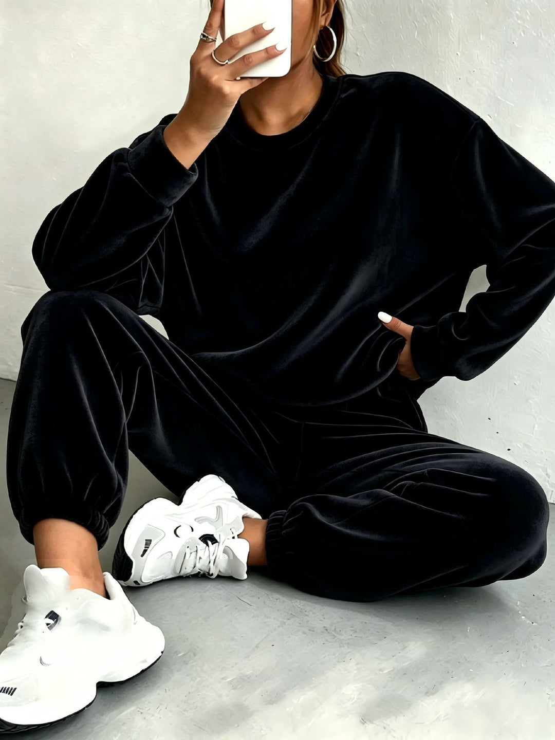 Damen Oversize Samt-Jogginganzug mit Rundhalsausschnitt und elastischen Bündchen Shop Nory