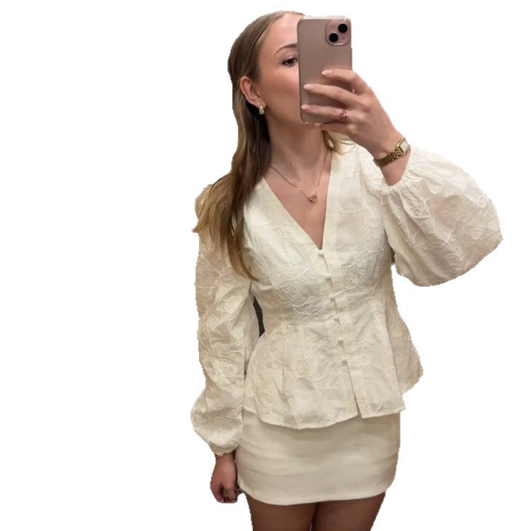 Damen Taillierte Spitzenbluse im Korsagenstil mit V-Ausschnitt, Knopfleiste und Ballonärmeln Shop Nory