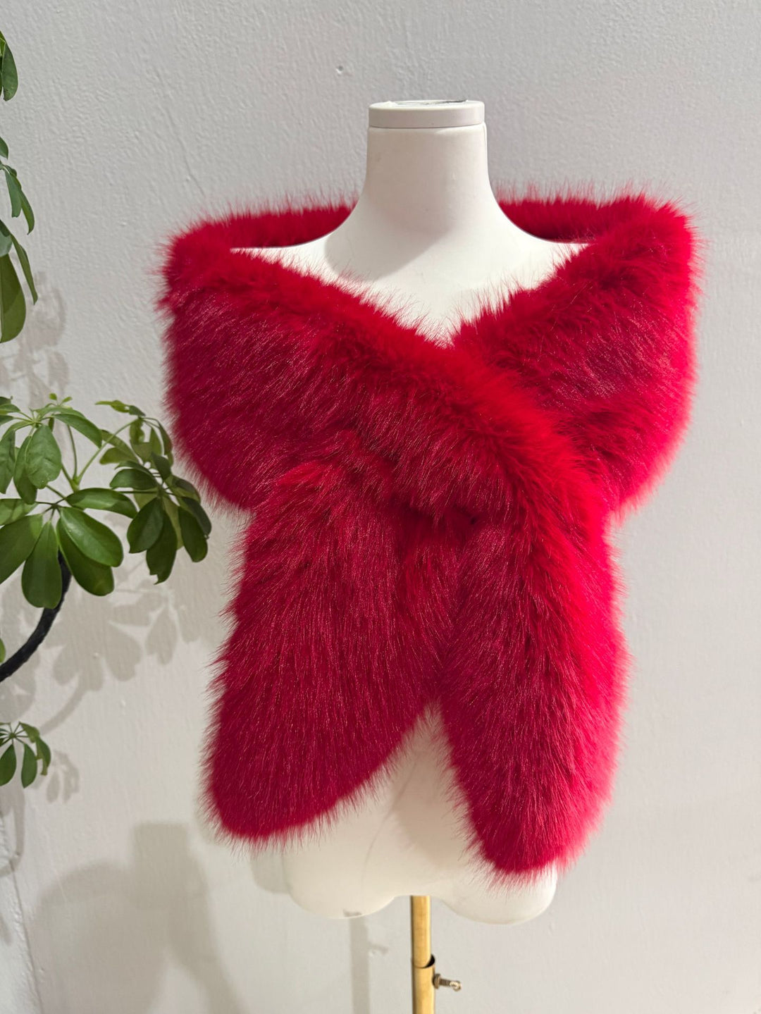 Damen Luxuriöse Wendbare Kunstpelz-Schulterstola mit V‑Form Shop Nory
