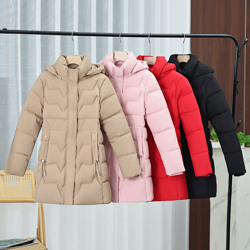 Damen nan mittellanger Steppmantel mit Kapuze, taillierendem Kordelzug und geometrischer Ziersteppung Shop Nory