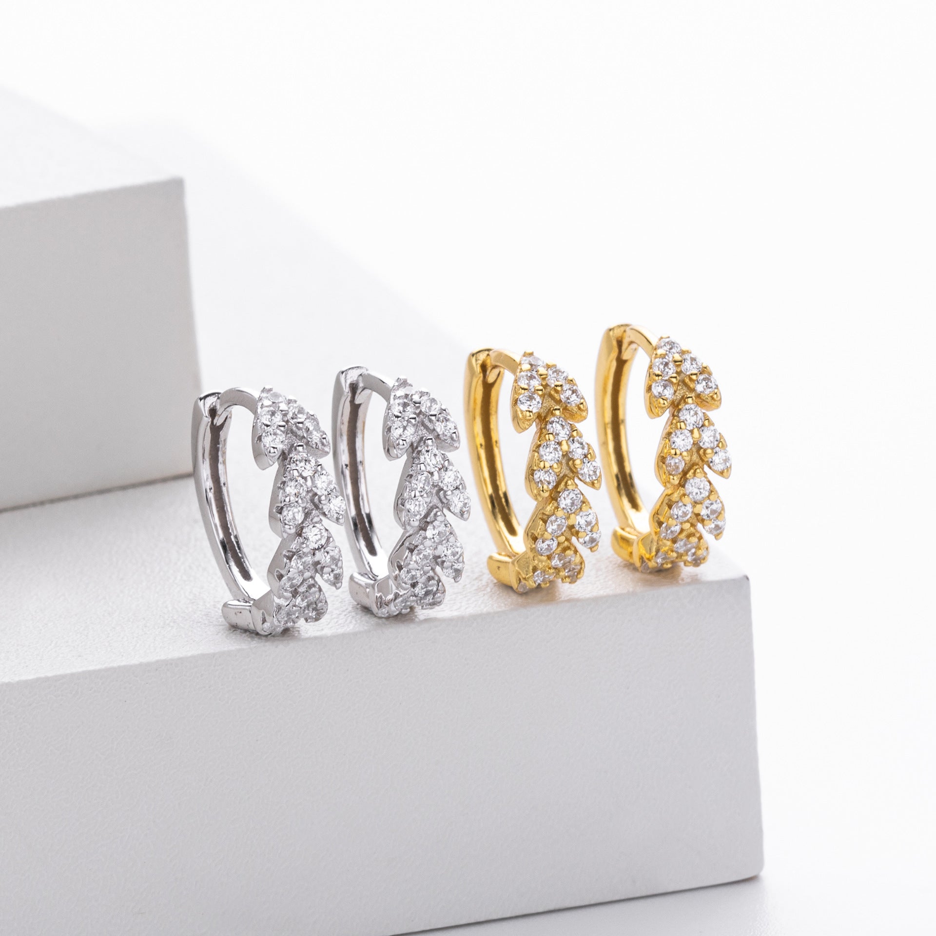 Damen Ohrhänger mit funkelndem Zirkonbesatz aus 925 Sterling Silber Shop Nory